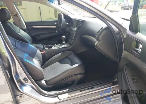 2015 Infiniti Q40 z USA, uszkodzony, nr VIN JN1CV6AP1FM580506